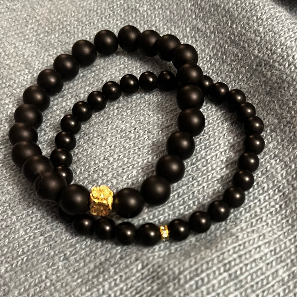 New without tags. Black mala beads with detail.